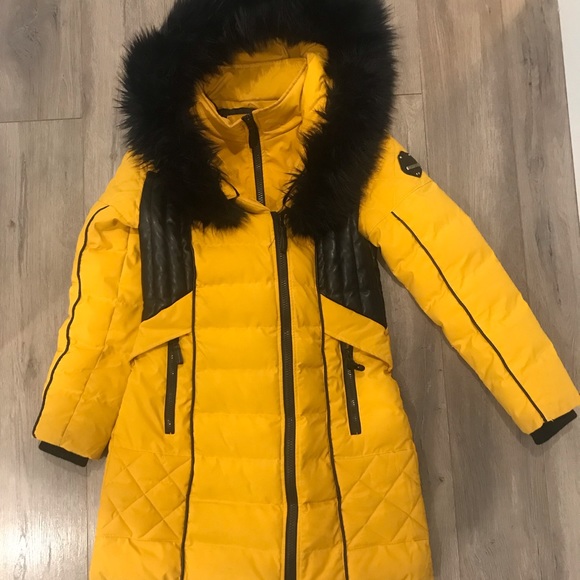 Coat - Picture 1 of 4